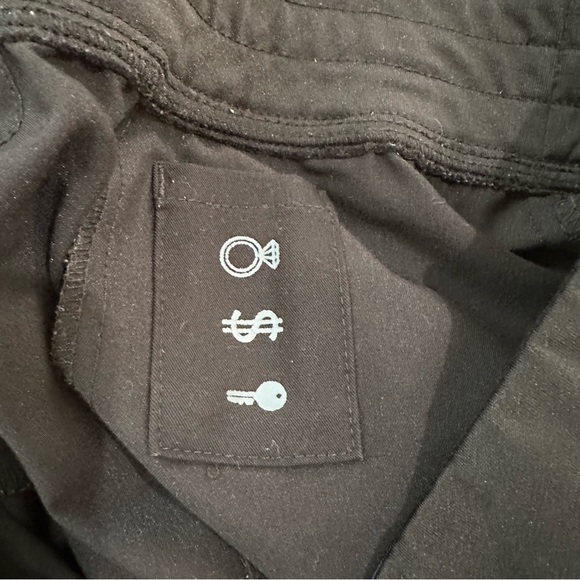 Figs Zamora High Waisted Jogger Scrub Pants in Black GUC - Picture 8 of 11